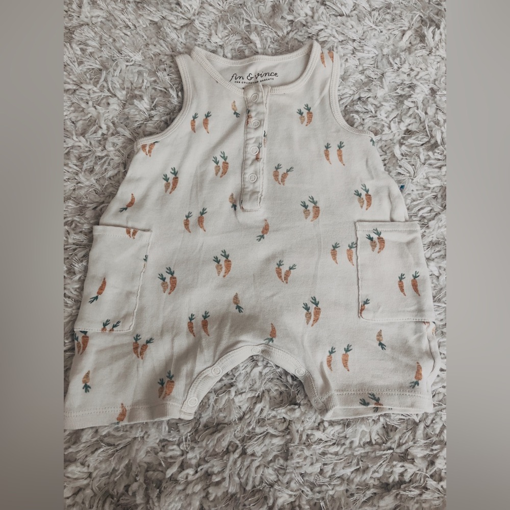 Fin & Vince Carrot Romper